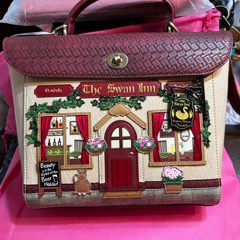 Vendula London Swan Inn backpack/bag
